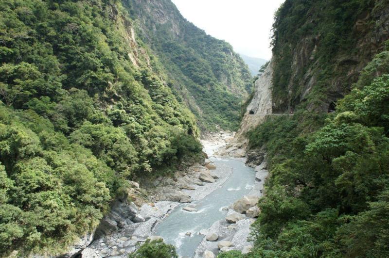 自治区领导在拉萨调研市场保质稳价情况